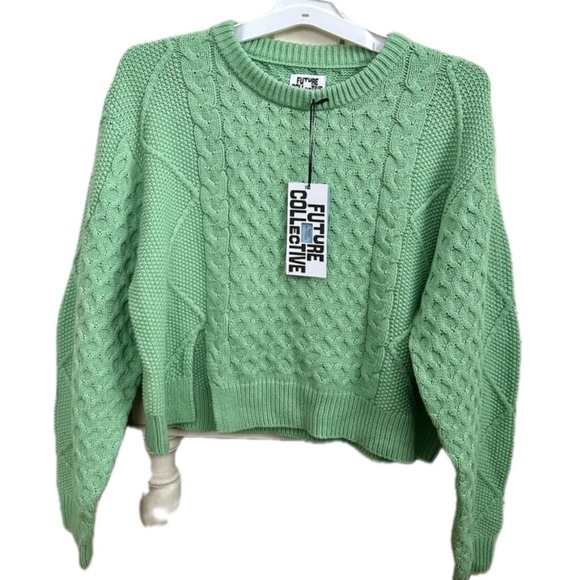 NWT Women’s XL Green Cropped Cable-Knit Crewneck Sweater from Future Collective - Picture 1 of 7